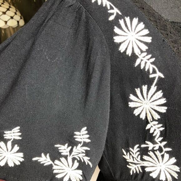 Embroidered Black Blouse - Picture 8 of 12